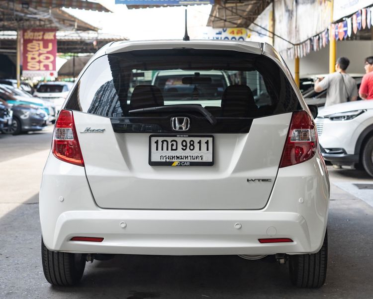 Honda Jazz 2013 1.5 V i-VTEC Sedan เบนซิน ไม่ติดแก๊ส เกียร์อัตโนมัติ ขาว รูปที่ 4