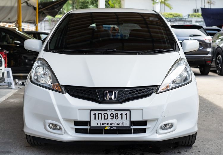 รถ Honda Jazz 1.5 V i-VTEC สี ขาว