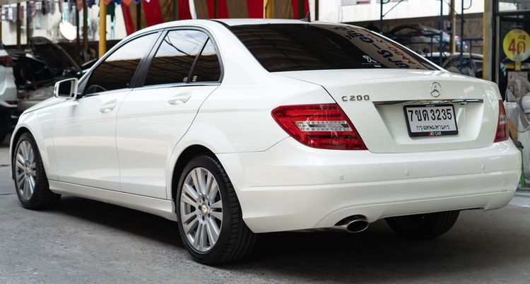 Mercedes-Benz C-Class 2013 C200 CGI Sedan เบนซิน ไม่ติดแก๊ส เกียร์อัตโนมัติ ขาว รูปที่ 3