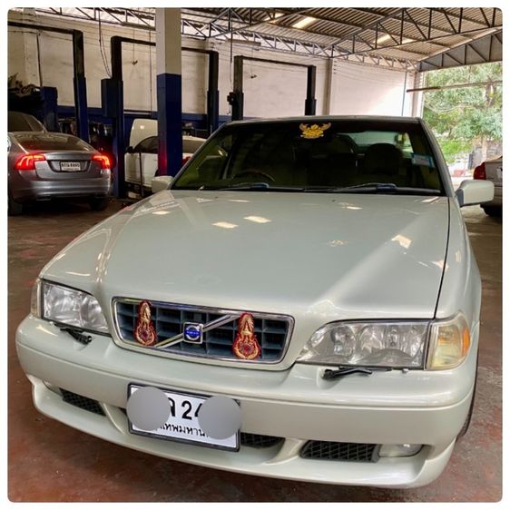 รถ Volvo S70 2.3 สี น้ำตาล