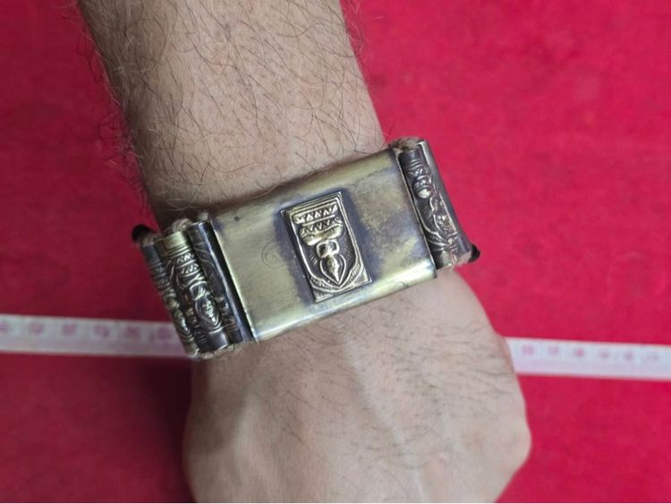 ตะกรุดข้อมือ หลวงปู่ศุข วัดปากคลองมะข่ามเฒ่า เนื้อทองเหลือง ฝังพระพิมพ์รัศมี พร้อมตะกรุดปั้มเหรียญหล่อ รูปที่ 7