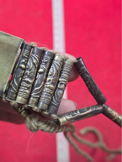 ตะกรุดข้อมือ หลวงปู่ศุข วัดปากคลองมะข่ามเฒ่า เนื้อทองเหลือง ฝังพระพิมพ์รัศมี พร้อมตะกรุดปั้มเหรียญหล่อ รูปที่ 4