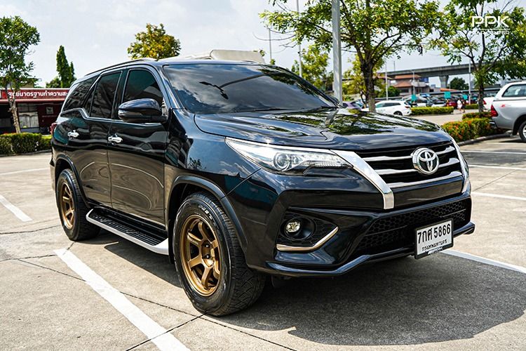 Toyota Fortuner 2018 2.8 TRD Sportivo Utility-car ดีเซล ไม่ติดแก๊ส เกียร์อัตโนมัติ ดำ รูปที่ 3