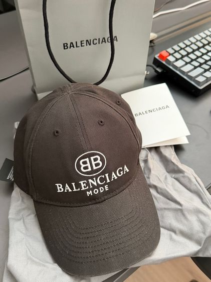 หมวก Balenciaga logo  รูปที่ 5