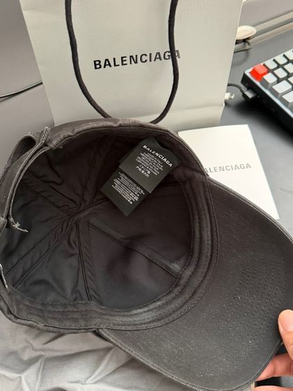 หมวก Balenciaga logo  รูปที่ 4
