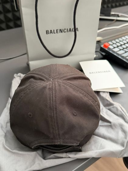 หมวก Balenciaga logo  รูปที่ 3