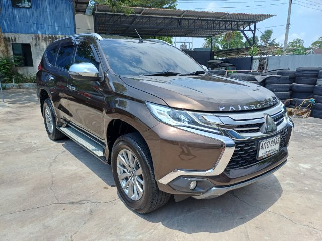 รถ Mitsubishi Pajero Sport 2.4 GT สี น้ำตาล
