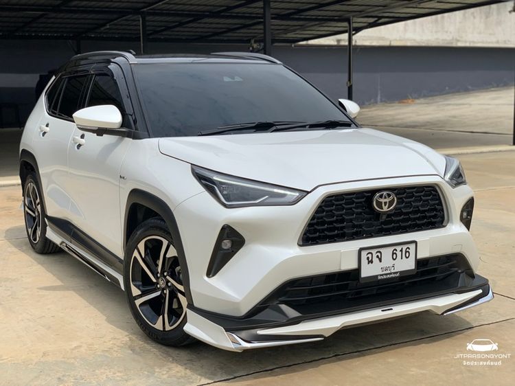 รถ Toyota Yaris Cross 1.5 HEV Premium Luxury สี ขาว