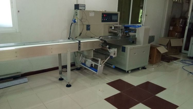 เครื่องบรรจุแนวนอนฟิล์มล่าง