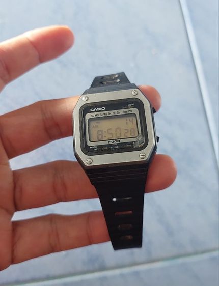 ขายCasioตัวหายากปี 1983 DIGITAL CASIO 110F-300 สภาพใช้งานได้เต็มร้อยของส่วนตัวตกทอด รูปที่ 2