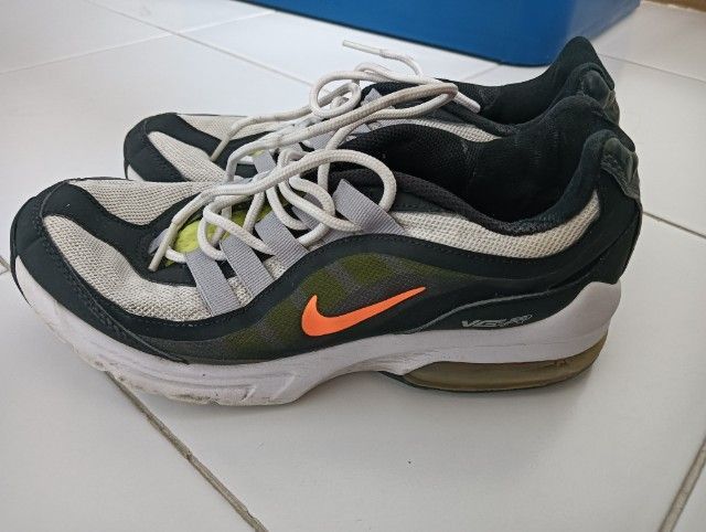 รองเท้า