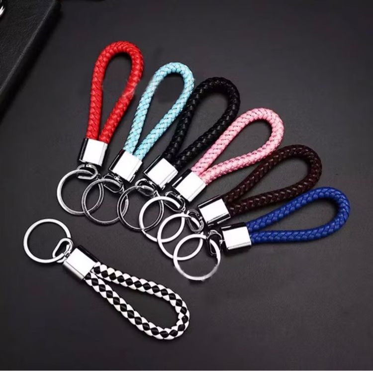 อื่นๆ ขั้นต่ำ 3 ชิ้น‼️พร้อมส่ง ‼️ พวงกุญแจ แฟชั่นหนัง PU แฮนด์เมดถักเชือก สุดเทห์