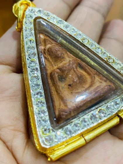 พระนางพญาพร้อมเลี่ยมกรอบ รูปที่ 2