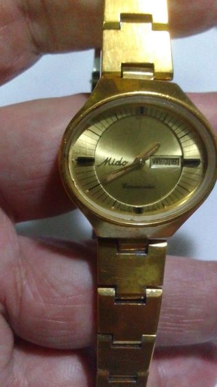 Mido Commander 
Vintage 1980s 
Automatic ( women )

- เครื่องเดินปกติ ใช้งานได้จริง
- วินเทจแท้ Swiss Made
- ใส่ใช้งานได้ทุกวัน

 รูปที่ 2