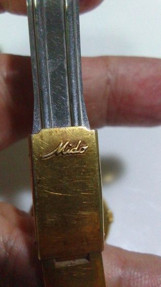 Mido Commander 
Vintage 1980s 
Automatic ( women )

- เครื่องเดินปกติ ใช้งานได้จริง
- วินเทจแท้ Swiss Made
- ใส่ใช้งานได้ทุกวัน

 รูปที่ 4