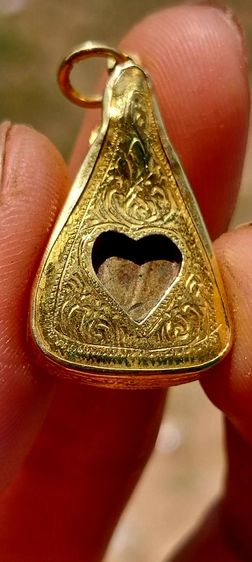 จอบหลวงพ่อเงิน เลี่ยมทองแท้พร้อมใช้งาน รูปที่ 2