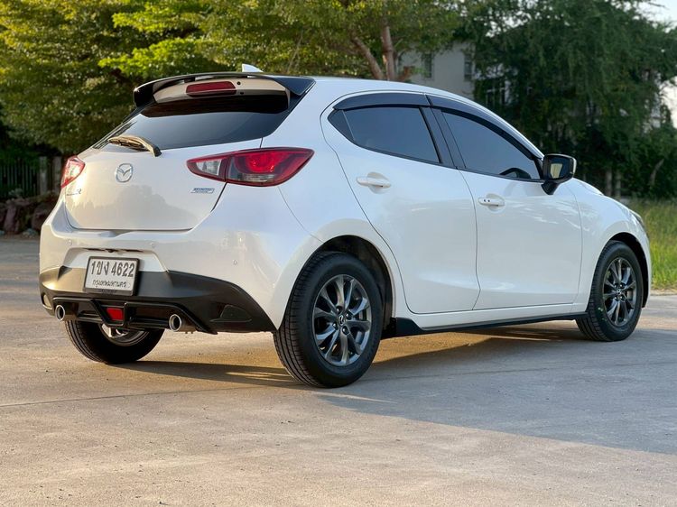 Mazda Mazda 2 2020 1.3 High Plus Sedan เบนซิน ไม่ติดแก๊ส เกียร์อัตโนมัติ ขาว รูปที่ 4