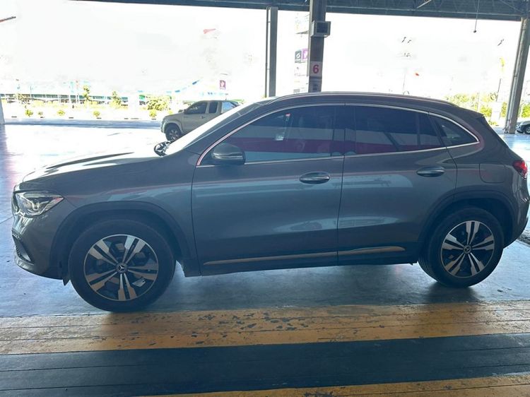 รถ Mercedes-Benz GLA-Class GLA200 สี เทา