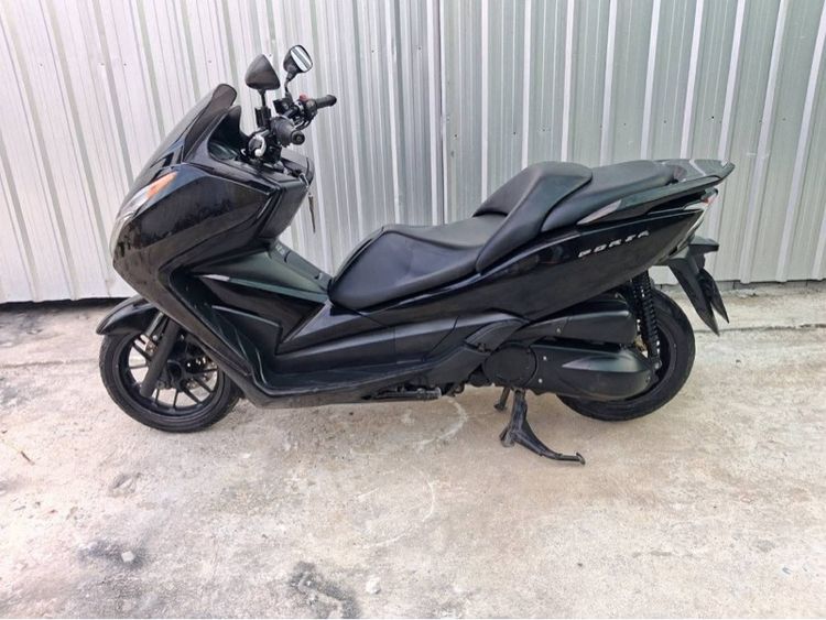 Honda รุ่น Forza 300cc ปี 2013 สตาร์ทมือ