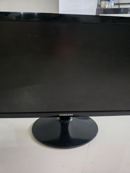 ของเก่าเก็บ จอคอม ใหญ่  เก่าเก็บเดิมๆ ไม่ค่อยใช้  ใช้งานน้อย ขายตามสภาพพร้อมส่ง ครับ  รูปที่ 2