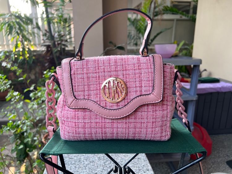 กระเป๋าถือและสะพาย GUESS รูปที่ 2