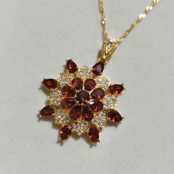 จิวเวอรี่ สร้อยคอและจี้ 🔖สร้อยพร้อมจี้ พลอยสีแดง ชิ้นใหญ่ เป็นประกาย ของจริงสวยมาก 