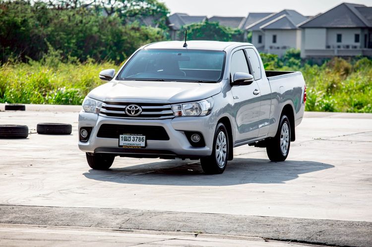 รถ Toyota Hilux Revo 2.4 J Plus สี เทา