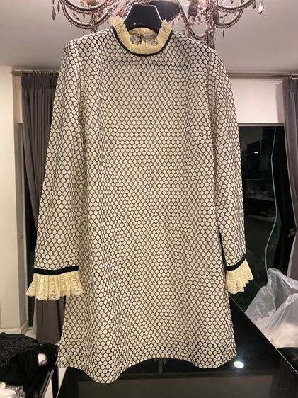 ซีลีน เดรส ทรงสวย เนื้อผ้าดีมากสภาพใหม่เอี่ยม