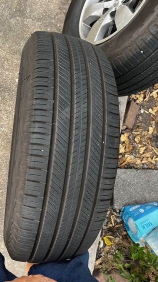 แยกซื้อได้   ล้อเดิมFortuner 16 น๊อตล้อครบ ยาง Michelin Suv plus 265-70r16 ปลายปี 2023 รูปที่ 11