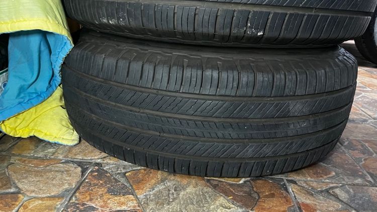 แยกซื้อได้   ล้อเดิมFortuner 16 น๊อตล้อครบ ยาง Michelin Suv plus 265-70r16 ปลายปี 2023 รูปที่ 16