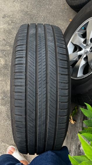 แยกซื้อได้   ล้อเดิมFortuner 16 น๊อตล้อครบ ยาง Michelin Suv plus 265-70r16 ปลายปี 2023 รูปที่ 6