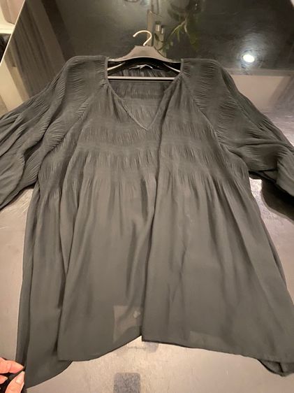 จีวองชี่ เสื้อ เนื้อผ้าไหมชีฟอง สภาพใหม่เอี่ยม