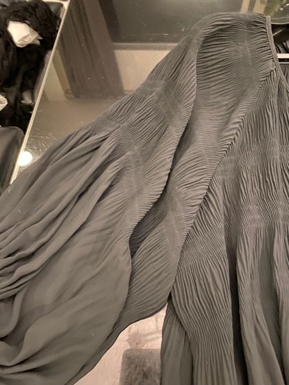 จีวองชี่ เสื้อ เนื้อผ้าไหมชีฟอง สภาพใหม่เอี่ยม รูปที่ 4