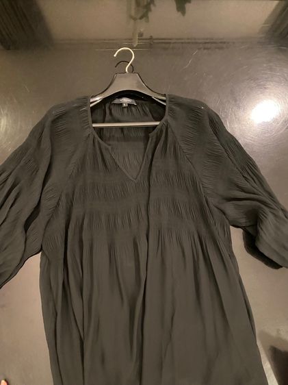 จีวองชี่ เสื้อ เนื้อผ้าไหมชีฟอง สภาพใหม่เอี่ยม รูปที่ 2