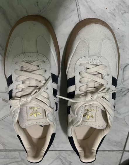 รองเท้าผ้าใบอะดิดาส รูปที่ 3