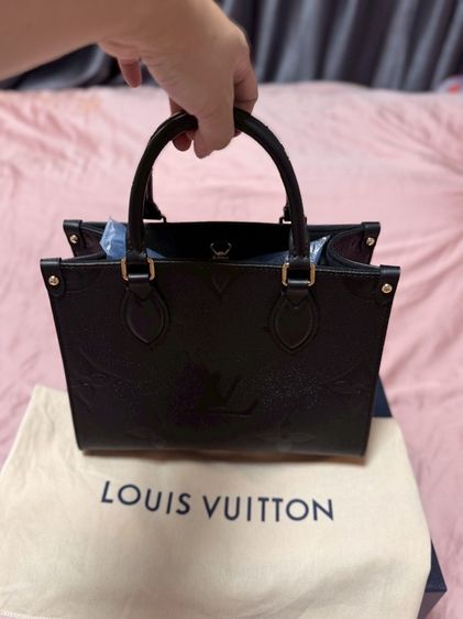 หญิง ดำ อื่นๆ กระเป๋าหลุยส์รุ่น OnTheGo BB DEC 2024