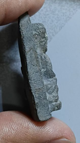 หลวงปู่ทวดเนื้อว่าน ด้านหลังฝังสมเด็จโต รุ่นสยามนิมิตร ปี 2401 กรุวัดพระแก้ววังหน้า รูปที่ 4