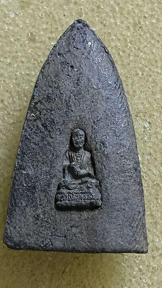 หลวงปู่ทวดเนื้อว่าน ด้านหลังฝังสมเด็จโต รุ่นสยามนิมิตร ปี 2401 กรุวัดพระแก้ววังหน้า รูปที่ 2