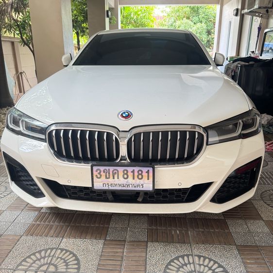 รถ BMW Series 5 530e สี ขาว