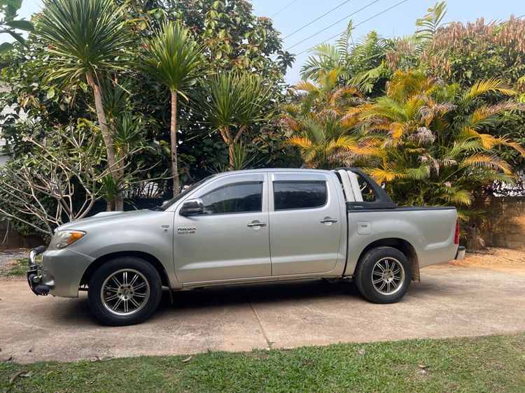 รถ Toyota Hilux Vigo 3.0 G สี บรอนซ์เงิน