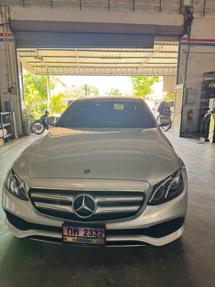 รถ Mercedes-Benz E-Class E300e สี บรอนซ์เงิน