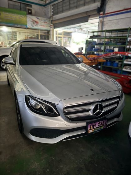 Mercedes-Benz E-Class 2019 E300e Sedan เบนซิน ไม่ติดแก๊ส เกียร์อัตโนมัติ บรอนซ์เงิน รูปที่ 3