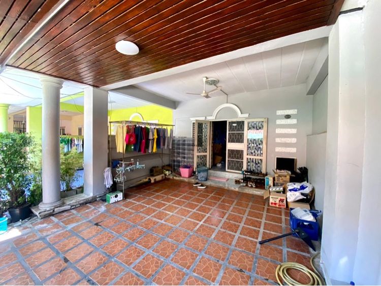 ใช่ ขายด่วน บ้านทาวน์เฮาส์ 2 ชั้น มบ.กานดา กม.23 รูปที่ 3