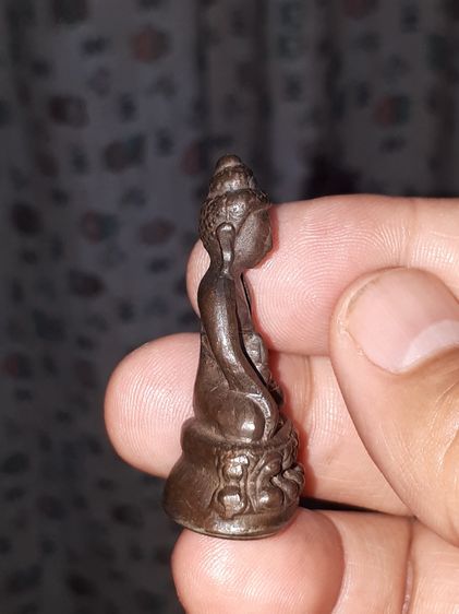 พระกริ่ง รุ่นสายฟ้า ปี 2520 หลวงปู่โต๊ะ เนื้อนวะโลหะ กริ่งดัง ตอกโค้ด 3 ตัว โค้ด สฟ. จะมีความคมชัดลึก ส่วนองค์ที่ตอก 3 โค้ด จะมีโค้ด ต.ล้อมร รูปที่ 3