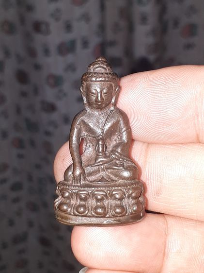 พระกริ่ง รุ่นสายฟ้า ปี 2520 หลวงปู่โต๊ะ เนื้อนวะโลหะ กริ่งดัง ตอกโค้ด 3 ตัว โค้ด สฟ. จะมีความคมชัดลึก ส่วนองค์ที่ตอก 3 โค้ด จะมีโค้ด ต.ล้อมร รูปที่ 2