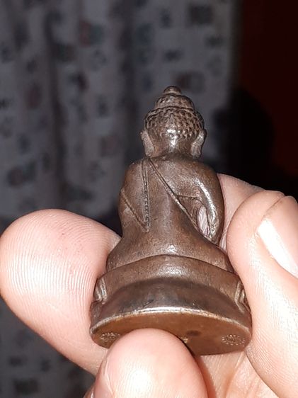 พระกริ่ง รุ่นสายฟ้า ปี 2520 หลวงปู่โต๊ะ เนื้อนวะโลหะ กริ่งดัง ตอกโค้ด 3 ตัว โค้ด สฟ. จะมีความคมชัดลึก ส่วนองค์ที่ตอก 3 โค้ด จะมีโค้ด ต.ล้อมร รูปที่ 18