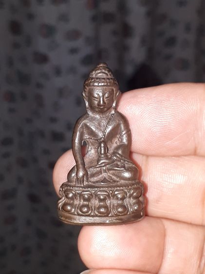 พระกริ่ง รุ่นสายฟ้า ปี 2520 หลวงปู่โต๊ะ เนื้อนวะโลหะ กริ่งดัง ตอกโค้ด 3 ตัว โค้ด สฟ. จะมีความคมชัดลึก ส่วนองค์ที่ตอก 3 โค้ด จะมีโค้ด ต.ล้อมร รูปที่ 6