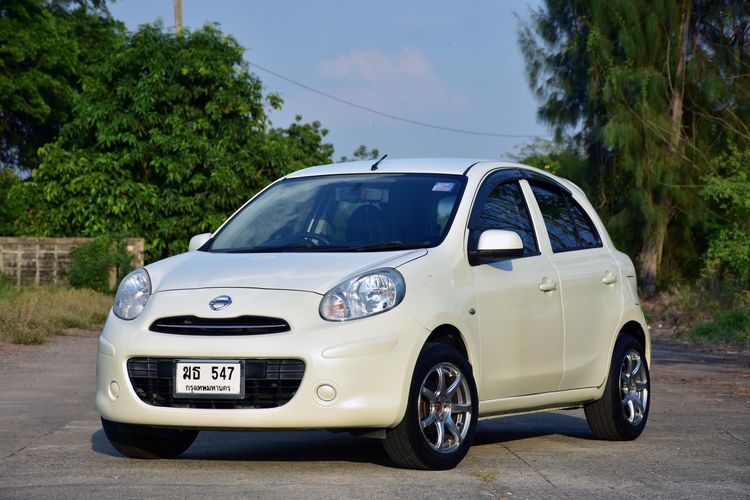 Nissan March 2012 1.2 EL Sedan เบนซิน ไม่ติดแก๊ส เกียร์อัตโนมัติ ขาว รูปที่ 2