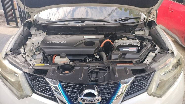 Nissan X-Trail 2017 2.0 V Hybrid 4WD Utility-car ไฮบริด ไม่ติดแก๊ส เกียร์อัตโนมัติ ขาว รูปที่ 3