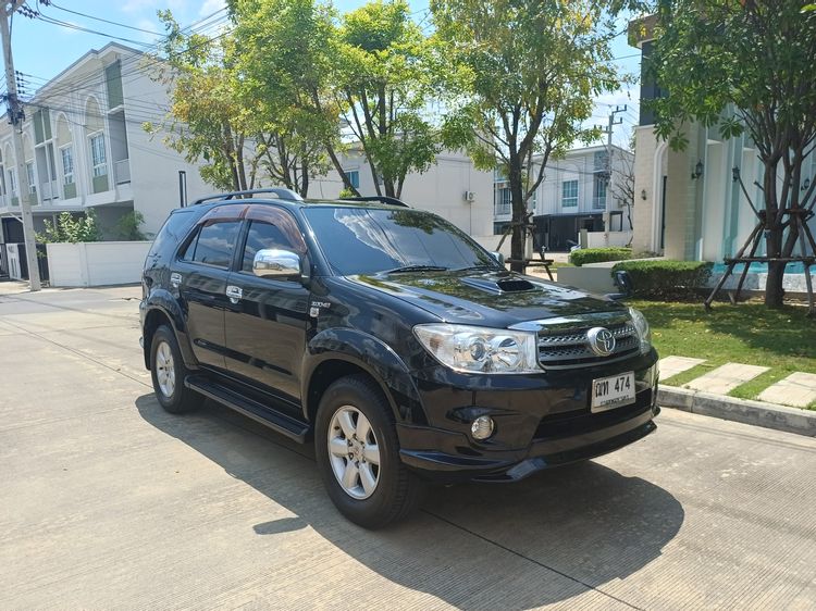 Toyota Fortuner 2010 3.0 V Utility-car ดีเซล เกียร์อัตโนมัติ ดำ รูปที่ 4